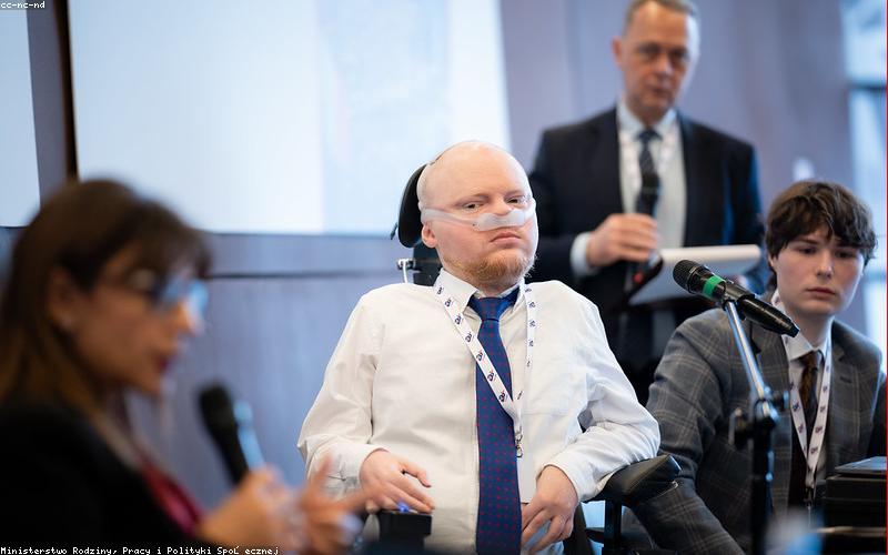 Avion à l'aéroport de Gdansk